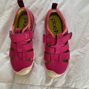 Plae Pink Velcro Sneaker